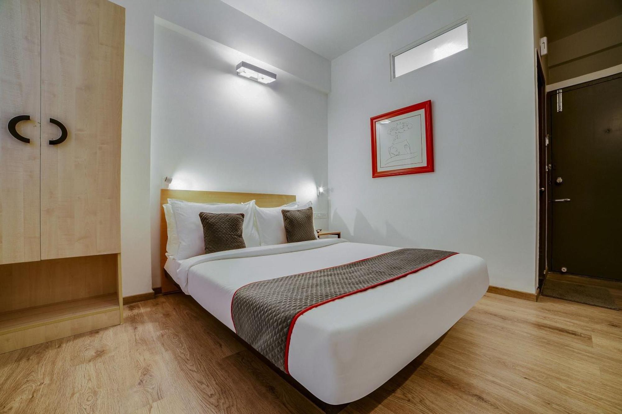Townhouse Sarvar Hospitality Near Ascendas Park Square Mall Bangalore Dış mekan fotoğraf