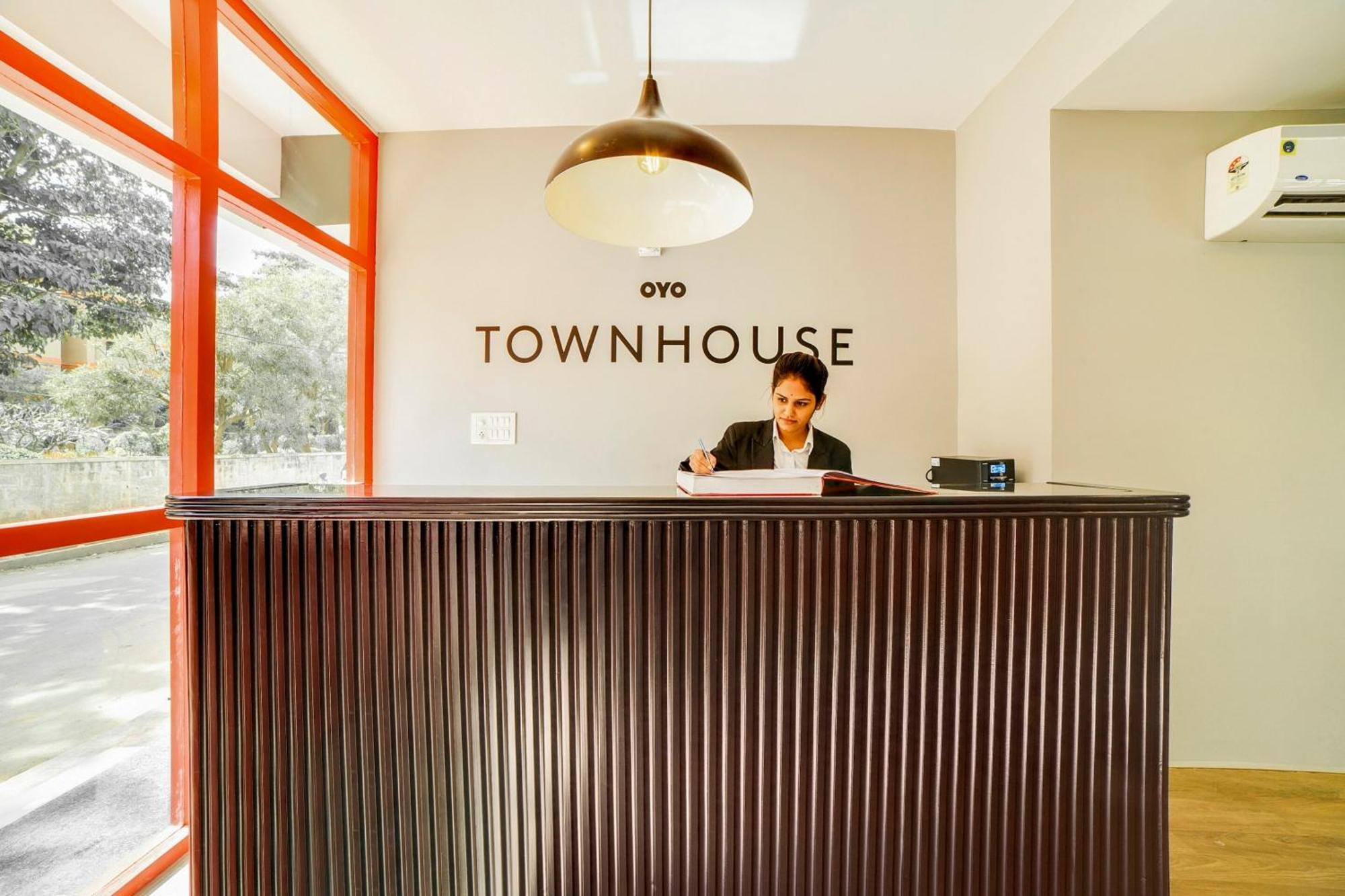 Townhouse Sarvar Hospitality Near Ascendas Park Square Mall Bangalore Dış mekan fotoğraf