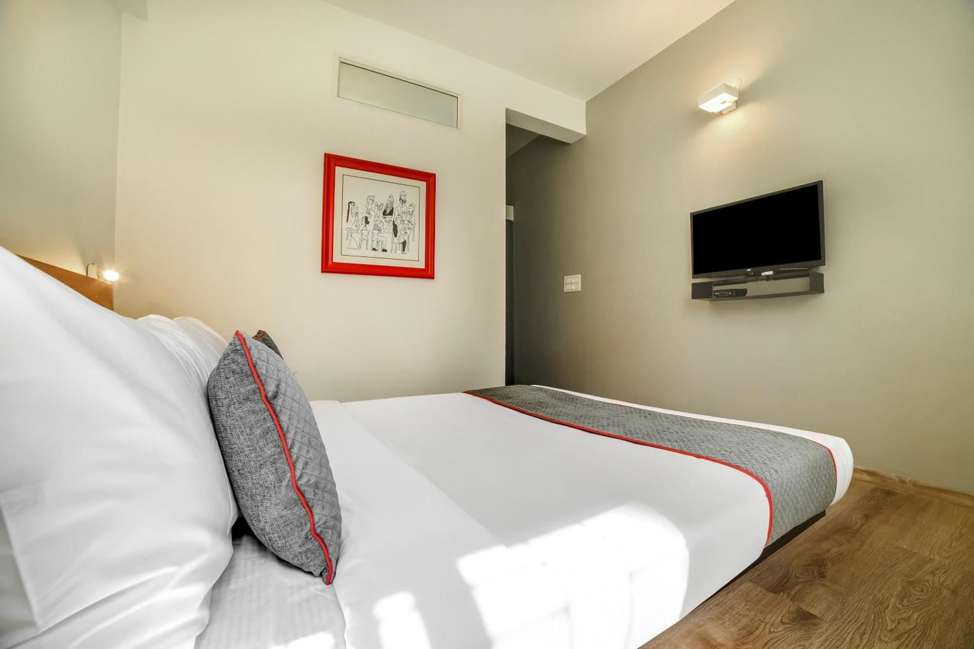 Townhouse Sarvar Hospitality Near Ascendas Park Square Mall Bangalore Dış mekan fotoğraf