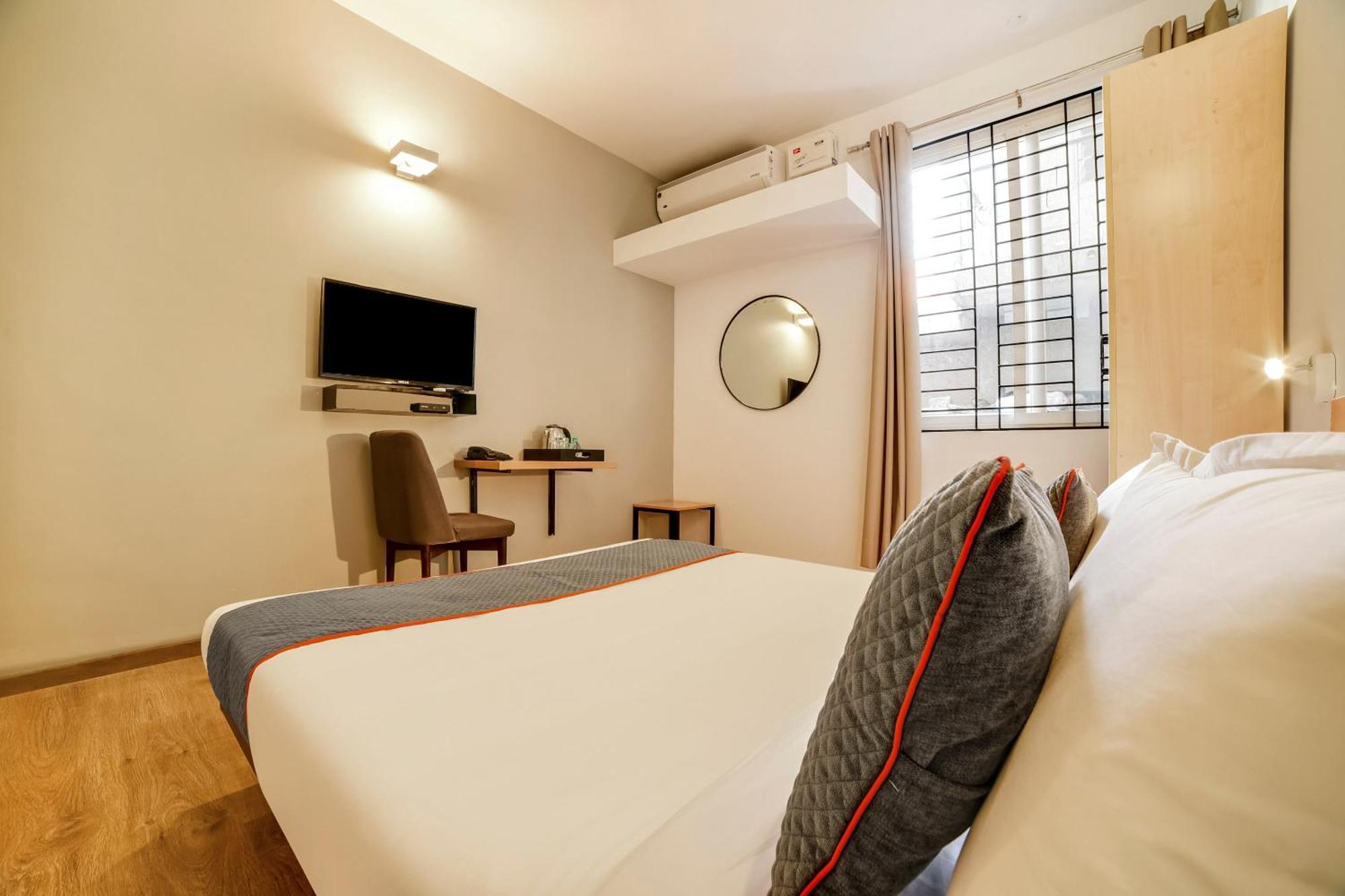 Townhouse Sarvar Hospitality Near Ascendas Park Square Mall Bangalore Dış mekan fotoğraf