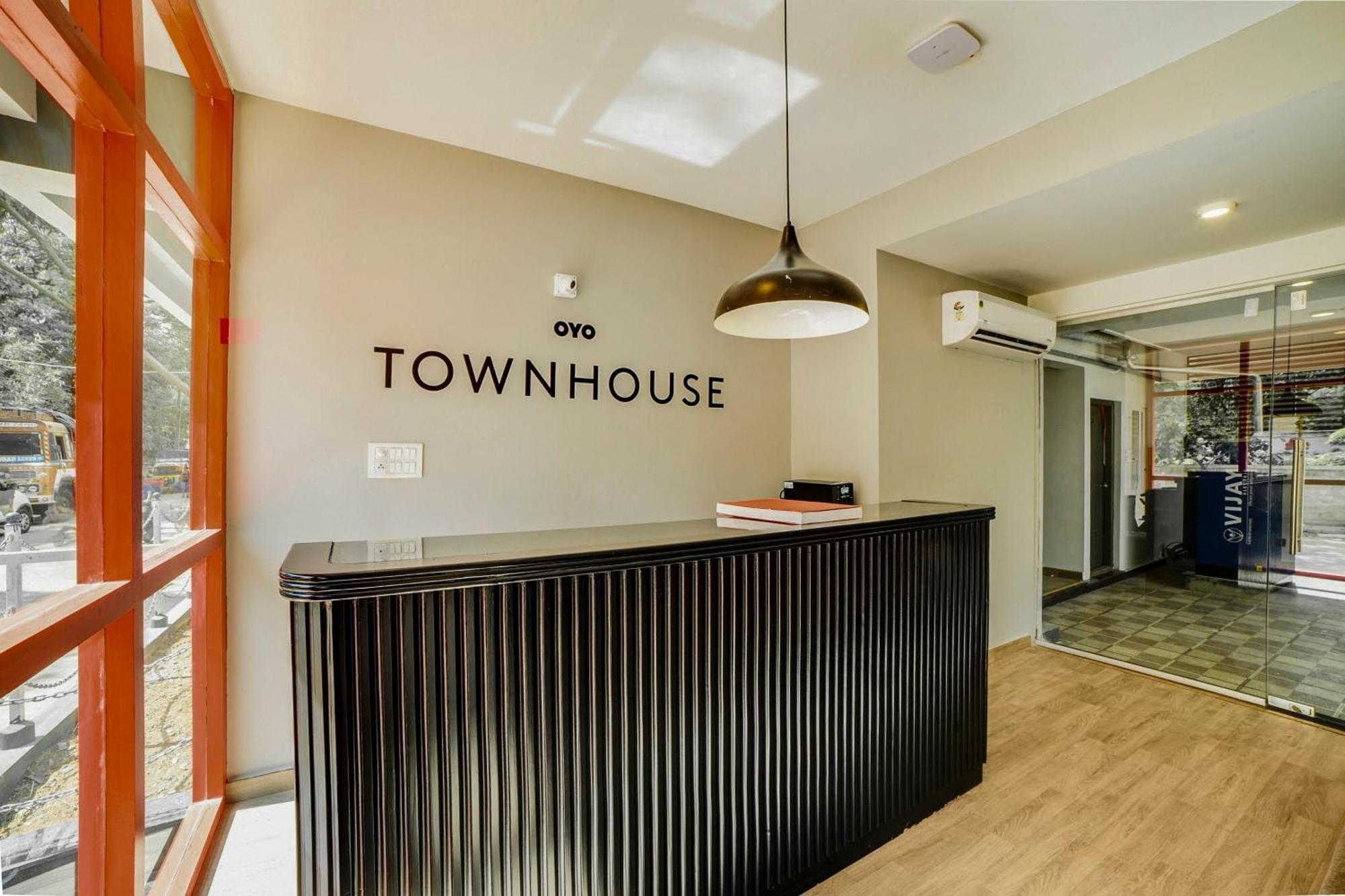 Townhouse Sarvar Hospitality Near Ascendas Park Square Mall Bangalore Dış mekan fotoğraf